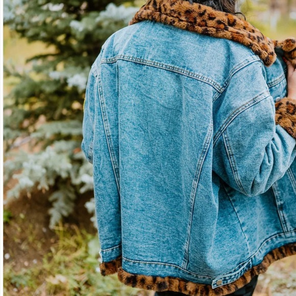Dressed in lala Denim Jacket with Leopard Print Trim S/M - Picture 2 of 2